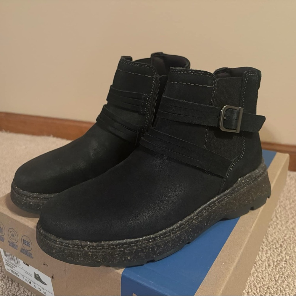 Clarks Noralyn Strap Ankle Boots